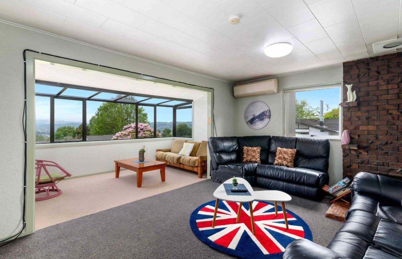 Mountain Top Kiwi Star Holiday Home Rotorua Exterior foto